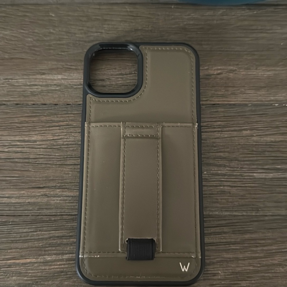 Walli case iPhone 13